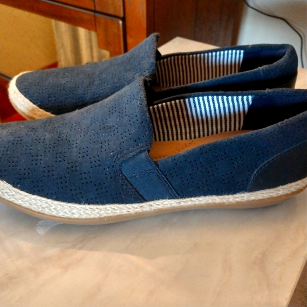 Navy blue flats
